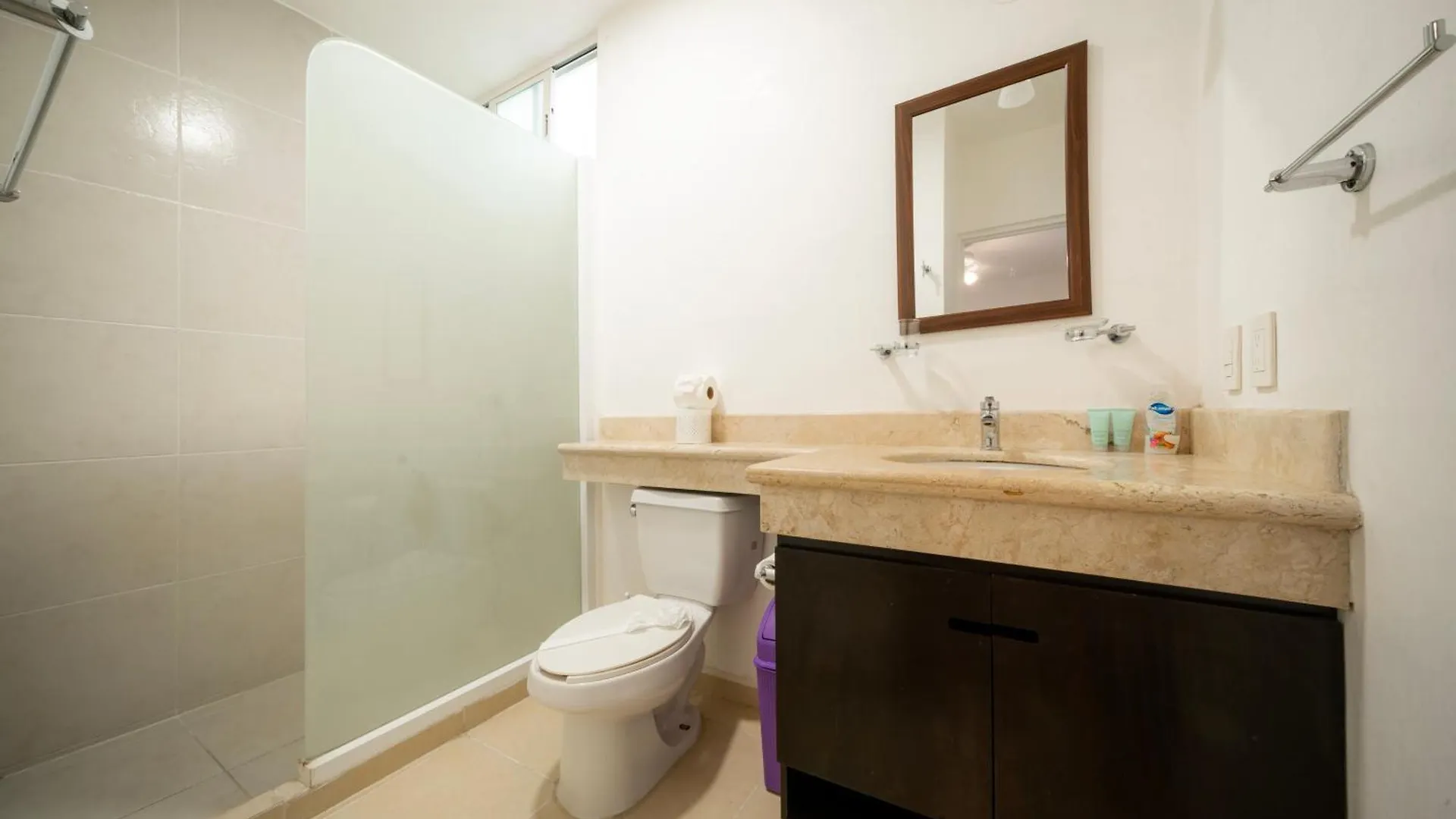 Peregrina - 3 Bedroom Condo In Center Of Playa Del Carmen 0*,