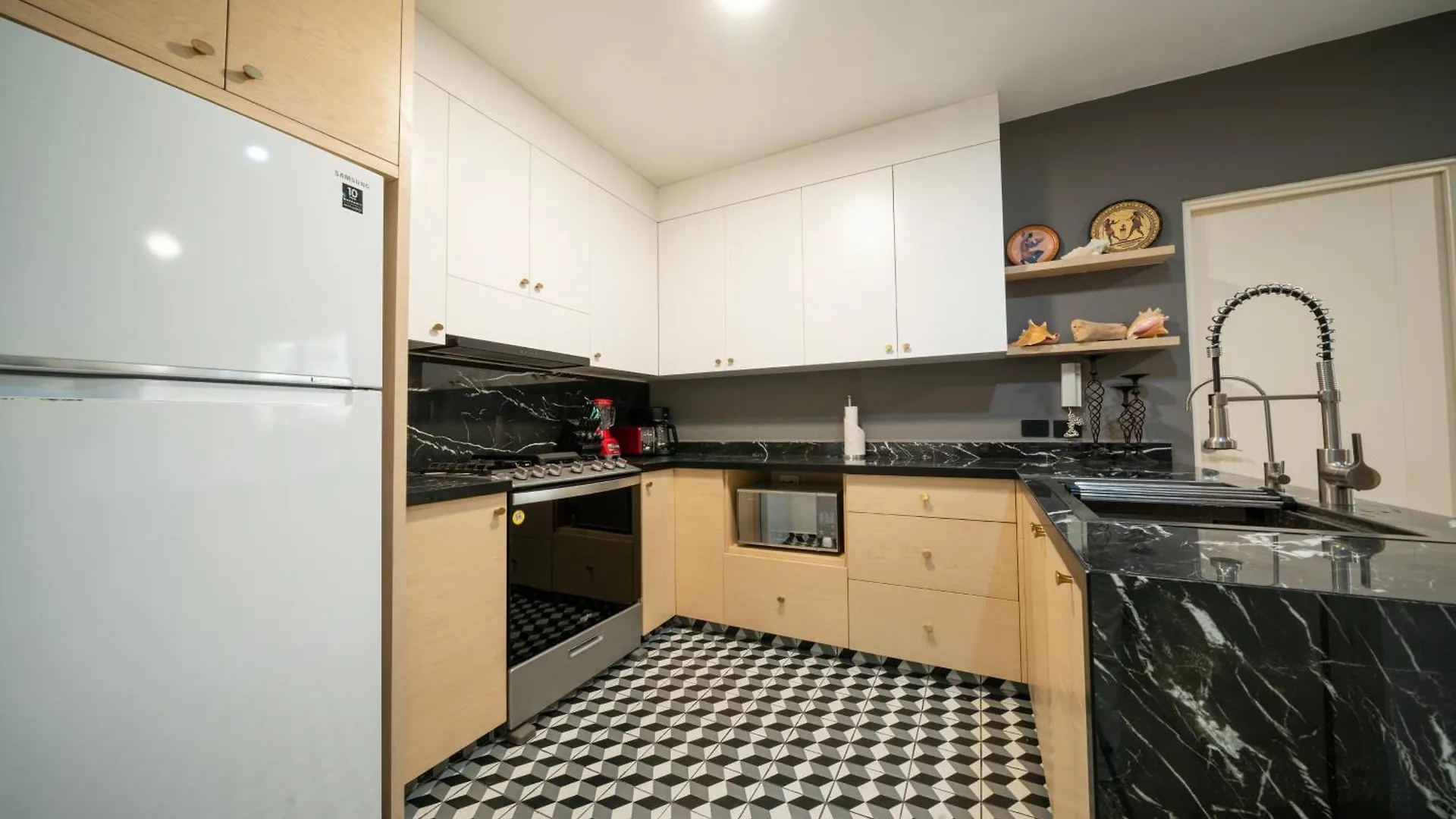 Peregrina - 3 Bedroom Condo In Center Of Playa Del Carmen 0*,  Mexico